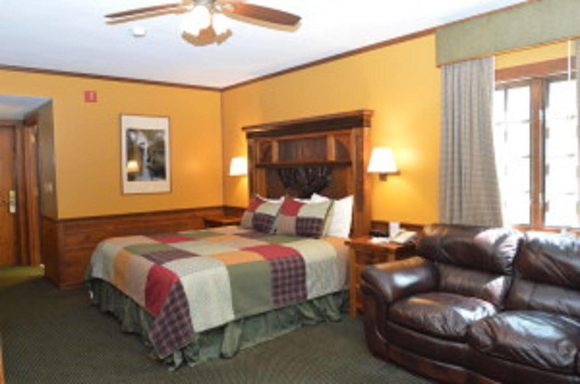 Starved Rock Lodge & Conference Center Utica Esterno foto