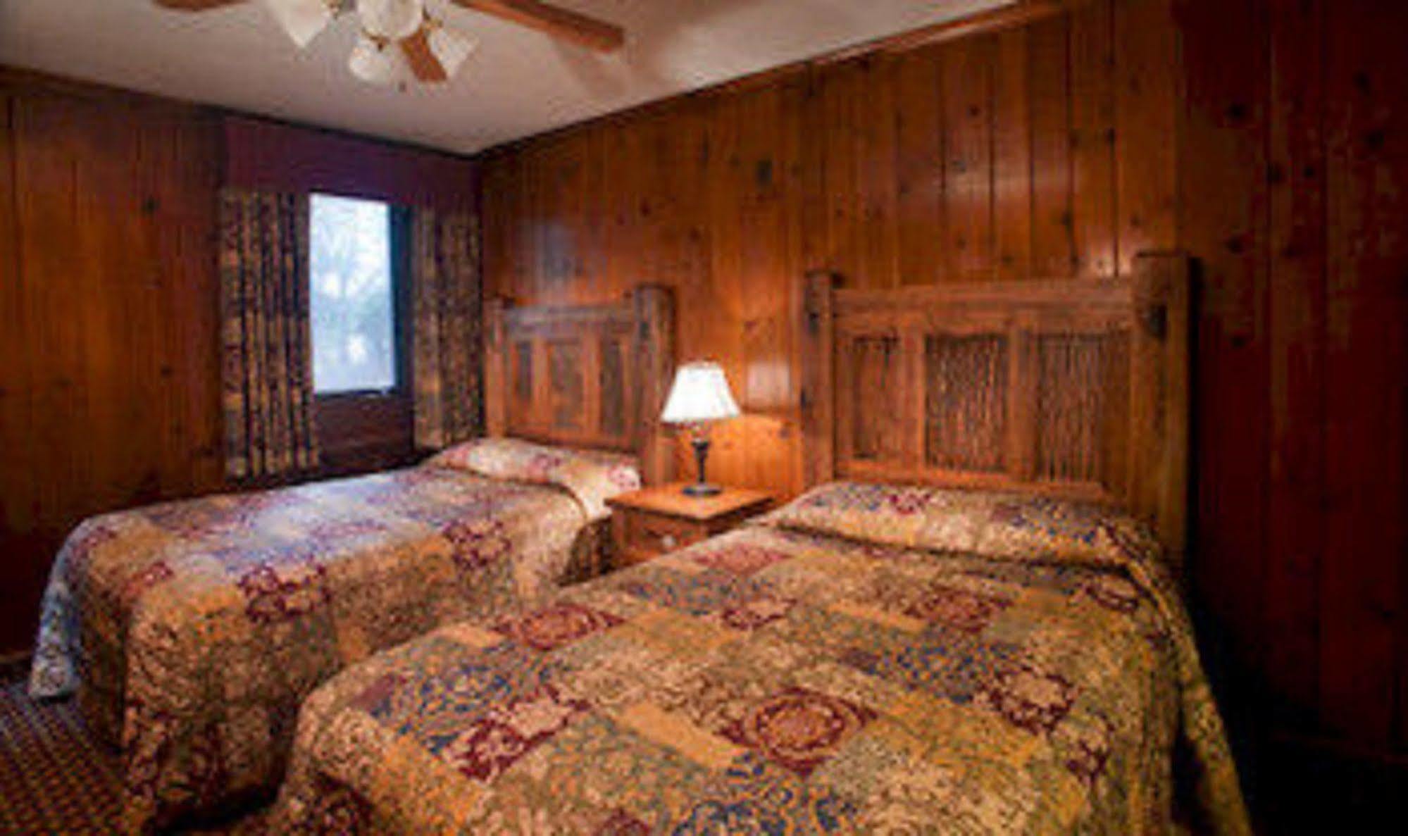 Starved Rock Lodge & Conference Center Utica Esterno foto