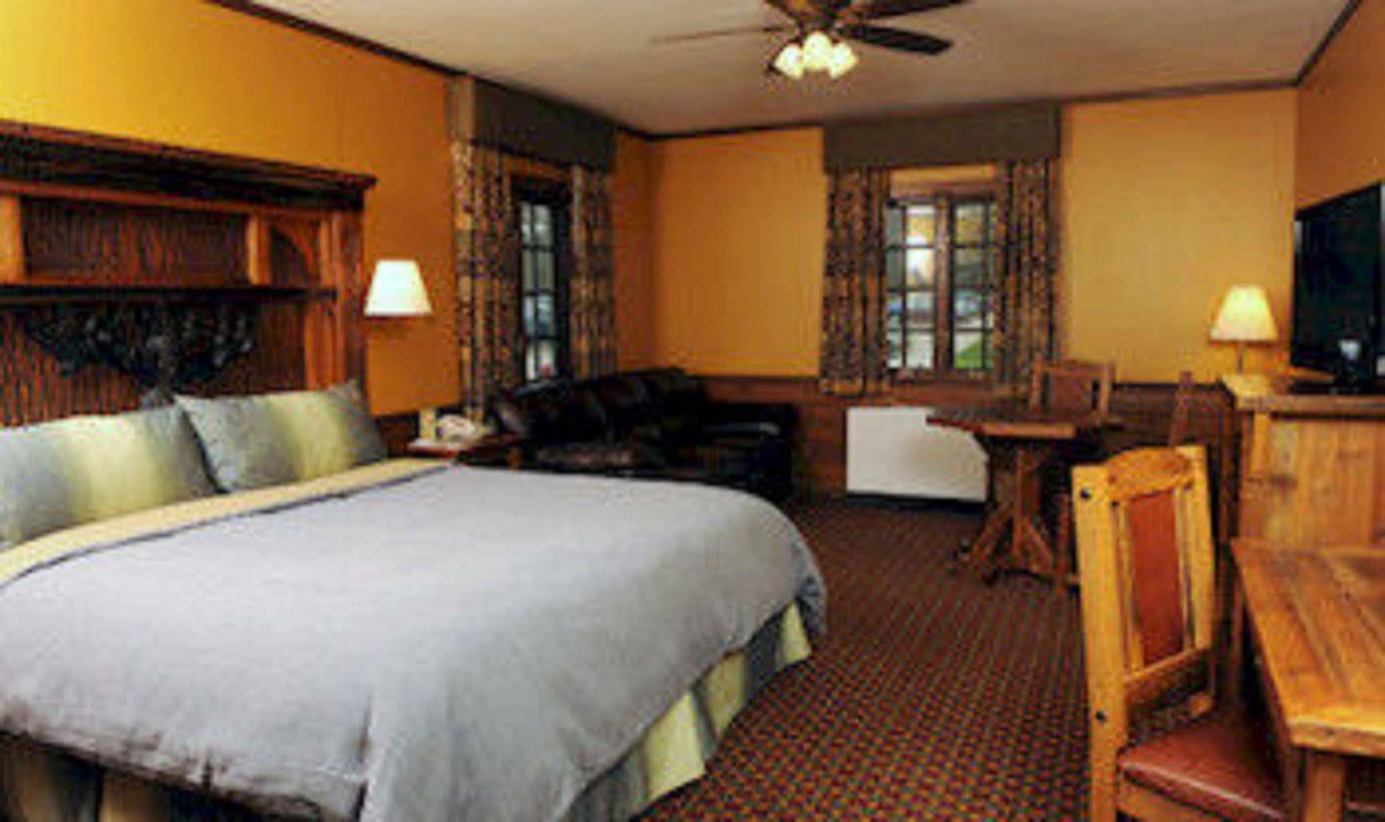 Starved Rock Lodge & Conference Center Utica Esterno foto