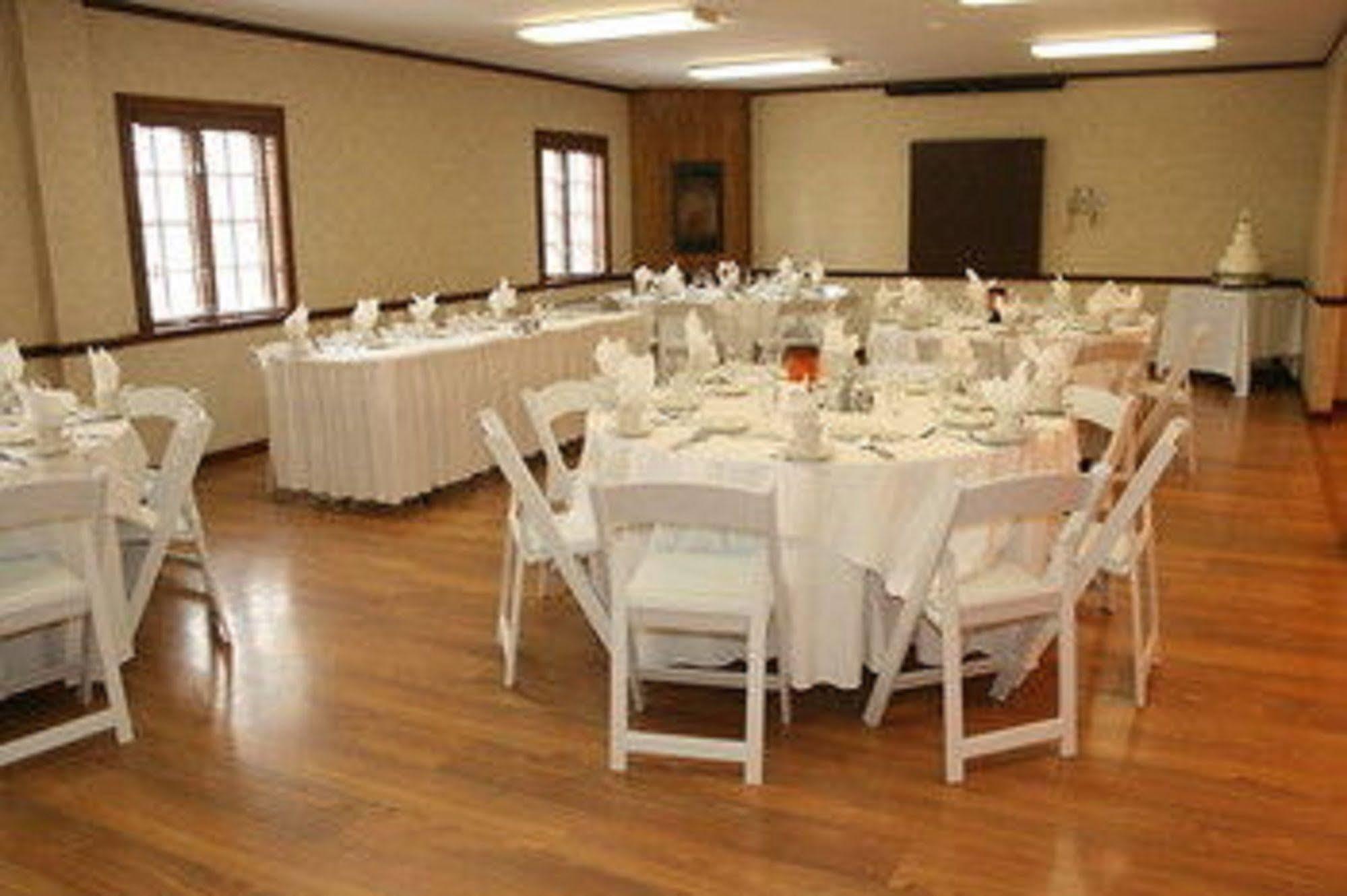 Starved Rock Lodge & Conference Center Utica Esterno foto