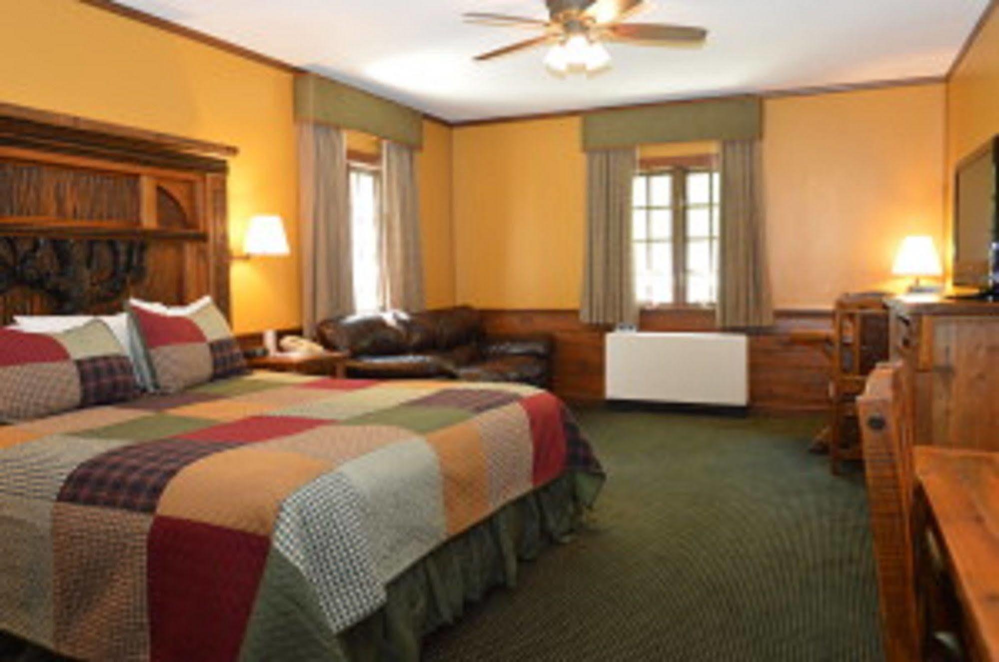 Starved Rock Lodge & Conference Center Utica Esterno foto